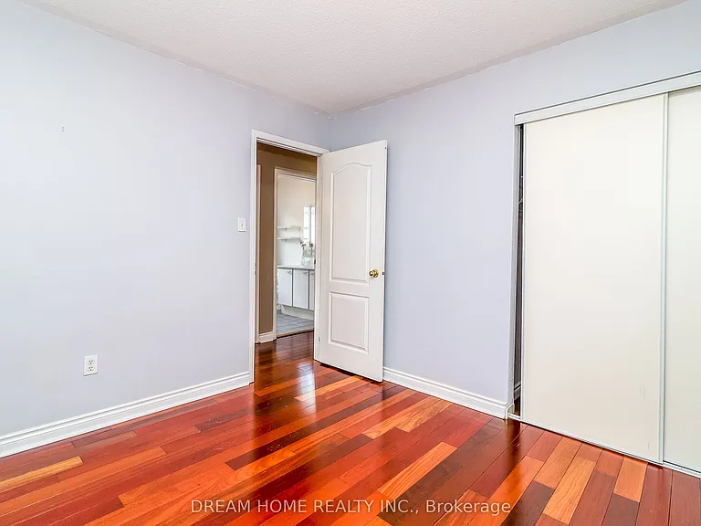 2832 Galleon Cres — Photo 16