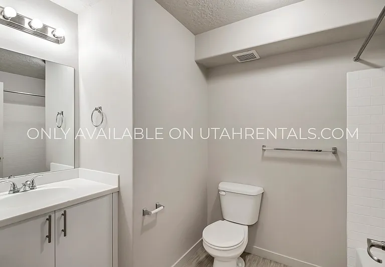1080 W 965 N #203 — Photo 13