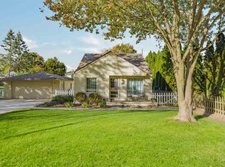 3670 Woodcrest Rd, Rochester Hills, MI 48309