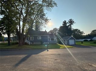 5627 Bear Rd, North Syracuse, NY 13212