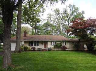 10 Douglas Rd, Green Brook, NJ 08812