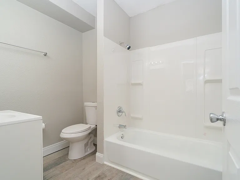 4005 White St — Photo 3