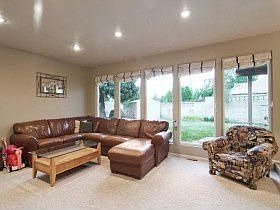3rd image of 1283 E Darby Cir