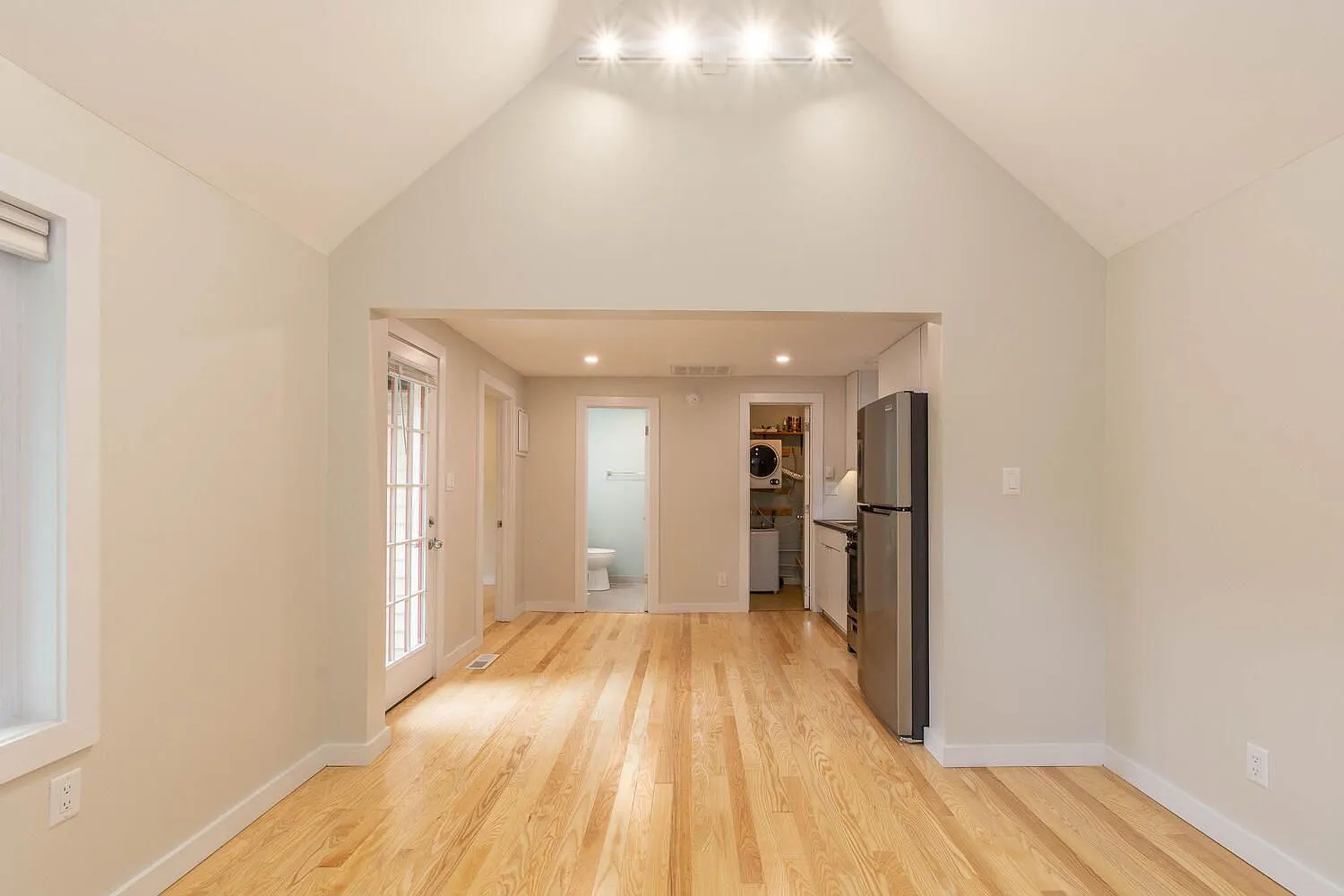 208 S Rogers St — Photo 1