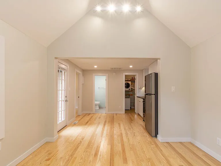 208 S Rogers St — Photo 1