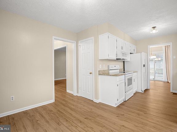 4th image of 4 Jonquil Ct
