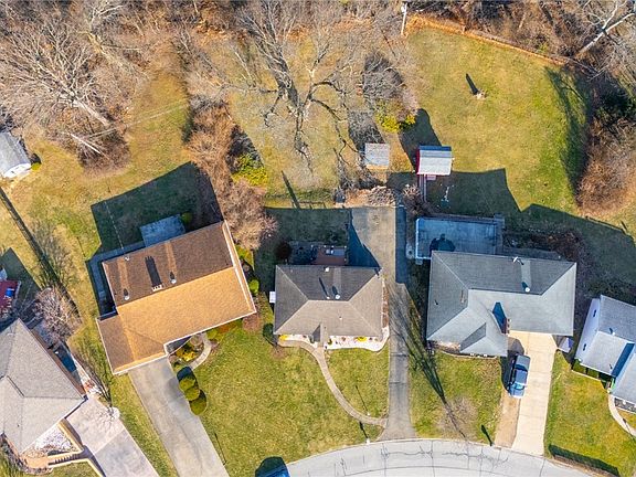 4th image of 534 Westwood Dr