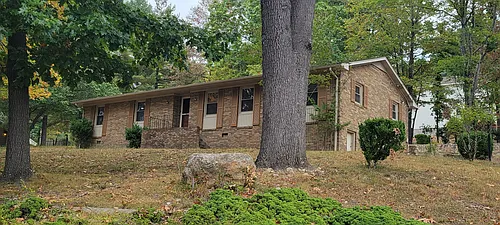 1806 Hawthorne Ave Photo 1