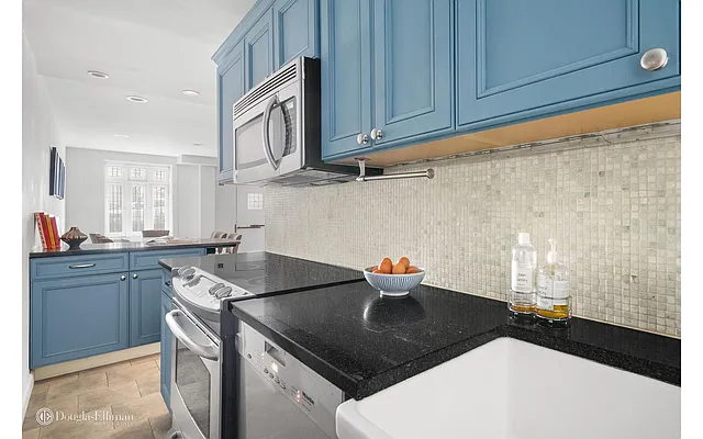 Sold by Douglas Elliman | media 7