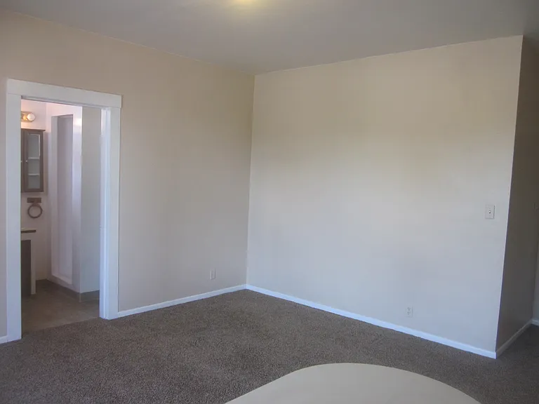2601 Grand Ave #5 — Photo 4