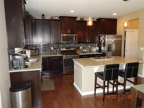 LARGE ISLAND 42" CABINETS UPGRADED LIGHTING