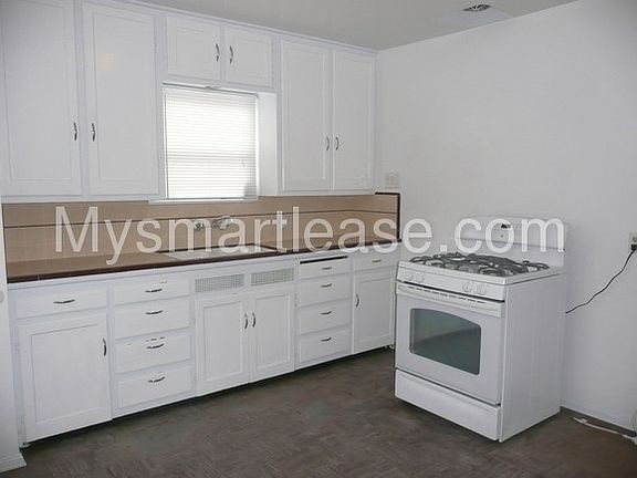 5th image of 3612 N Mountain View Ave