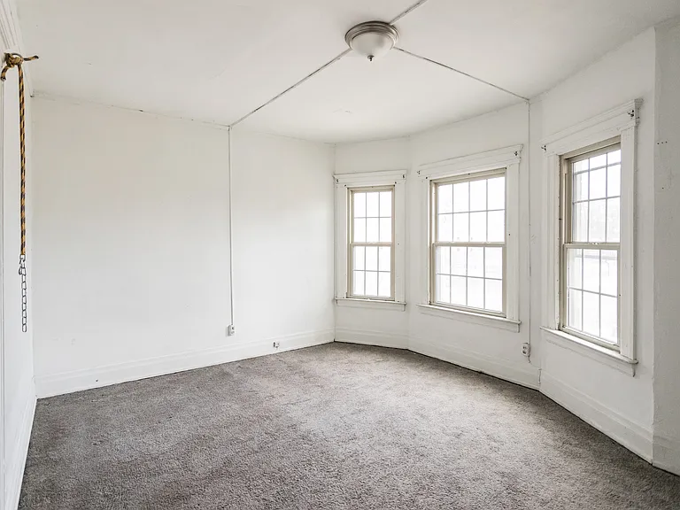1195 Clark St — Photo 12