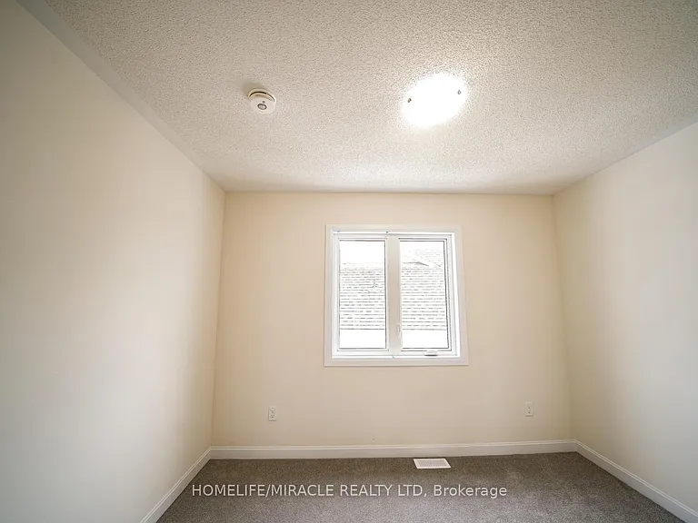 33 Country Club Dr — Photo 20