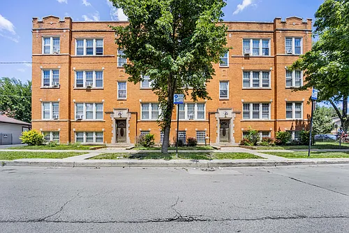 4742 W Roscoe St #2 Photo 1 4742 W Roscoe St #2 Photo 1