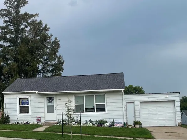 1001 Grant St, Parkersburg, IA 50665