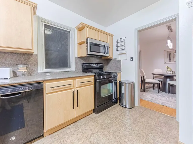 3577 Thorndale Rd — Photo 4