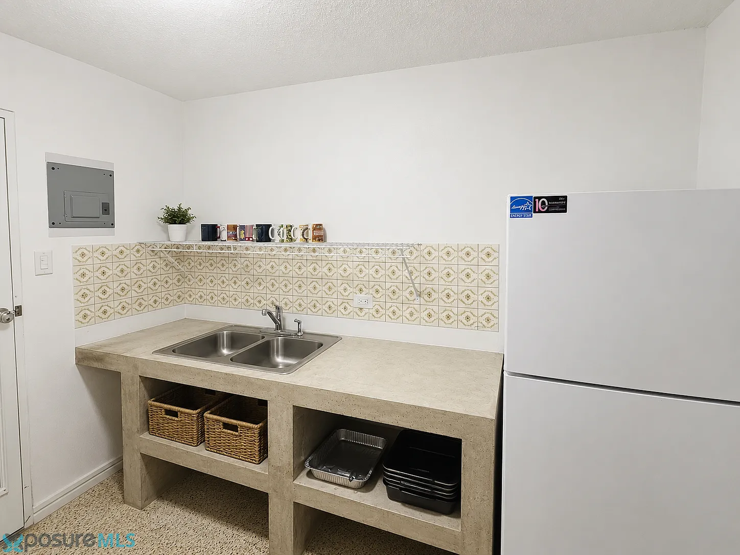 2 bed, 1.0 bath, 800 sqft, $800 — Photo 3