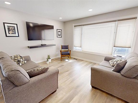 4th image of 50 Rutley CRESCENT