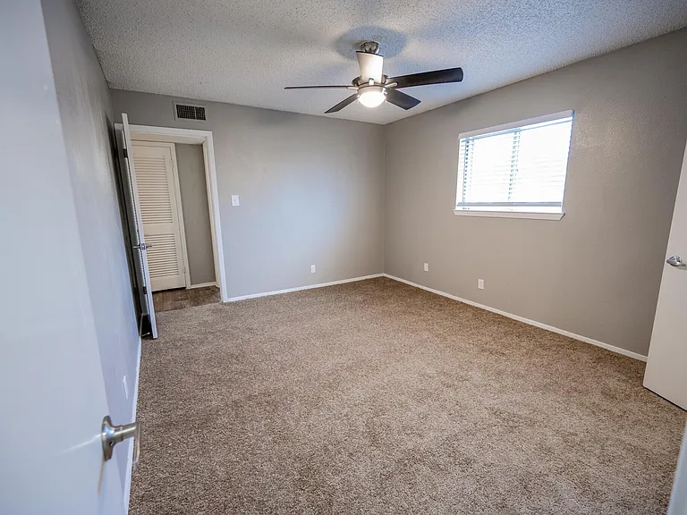 Sunrise Pointe — Photo 23