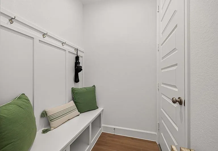 427 Mulberry Creek St — Photo 16