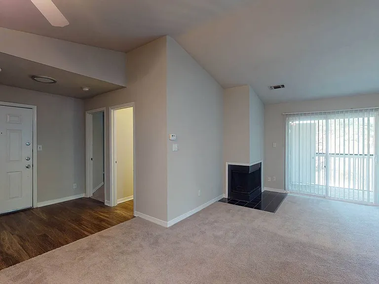 Montclair Apartments — Photo 12