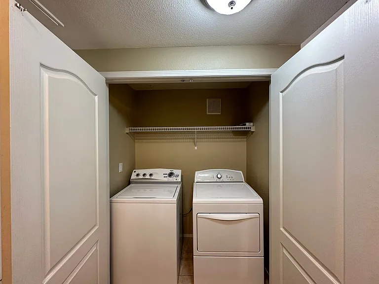 1621 Queen Victoria St #201 — Photo 19