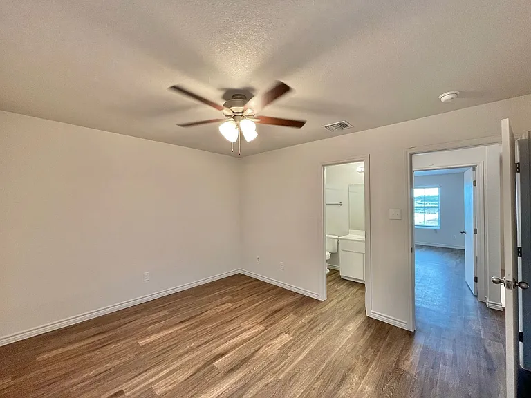 1802 Clovis Dr — Photo 26