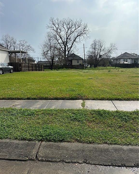 2nd image of 1709 Center St