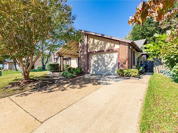 3rd image of 757 Pine Lake Dr