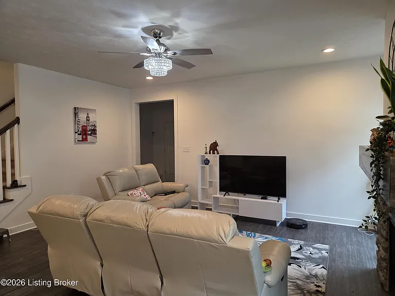 10325 Truman Way — Photo 16