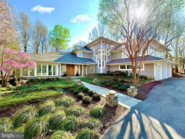 6817 Capri Pl, Bethesda, MD 20817