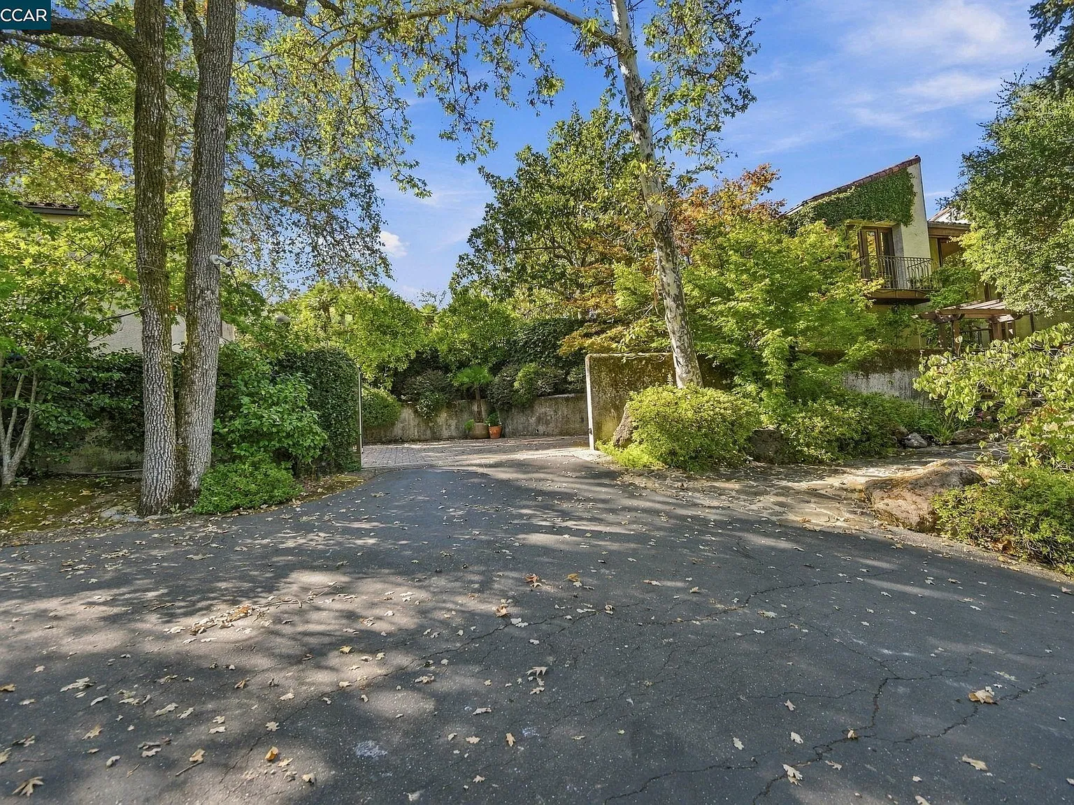 5 bed, 6967 sqft, $25,000 — Photo 3