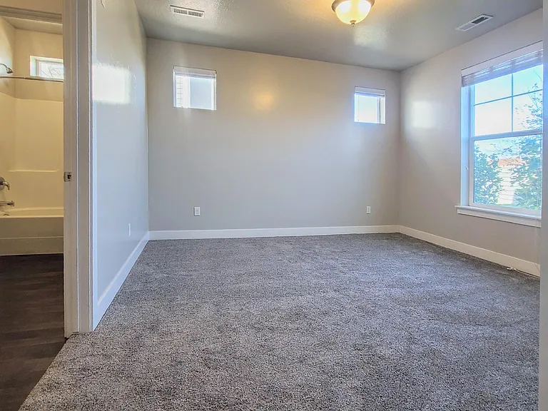 74 W Silver Springs Dr — Photo 23