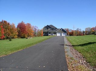 52 Bayly Rd, Honesdale, PA 18431