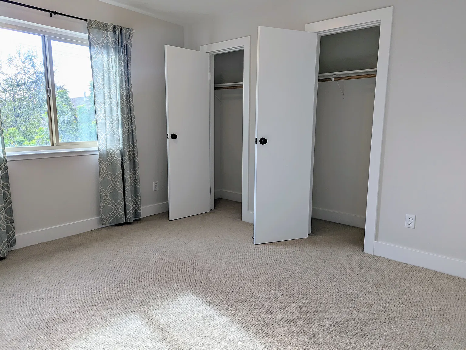 2 bed, 1050 sqft, $3,100 — Photo 4
