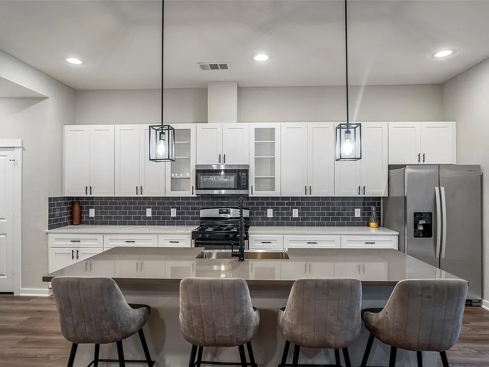 8474 Berry Green Ln