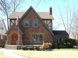 807 Rivard Blvd, Grosse Pointe, MI 48230