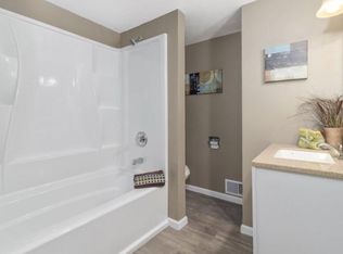 813 Oviatt St, Kaukauna, WI 54130