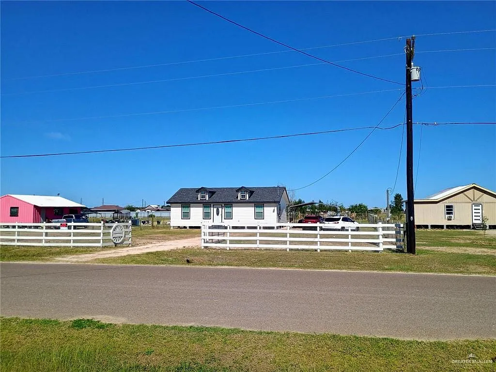 3 bed, 2.0 bath, 1040 sqft, $1,250 — Photo 1