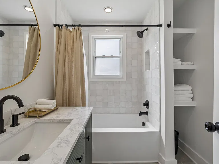 108 Dabney Dr — Photo 5