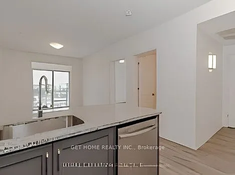 95 Dundas St W #303 — Photo 11