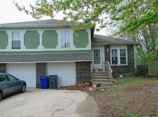 817 S Medford Cir, Olathe, KS 66062