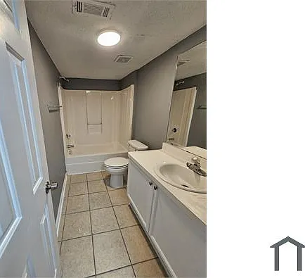 3 bed, 1216 sqft, $1,585 — Photo 3