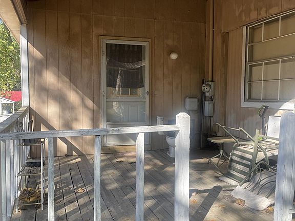 4th image of 55 Stafford Ln