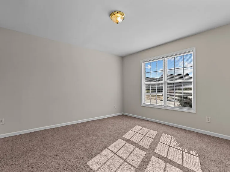408 Anna St — Photo 6