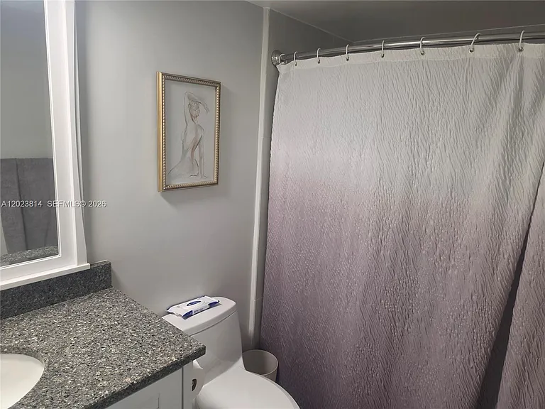 5161 Collins Ave #502 — Photo 19