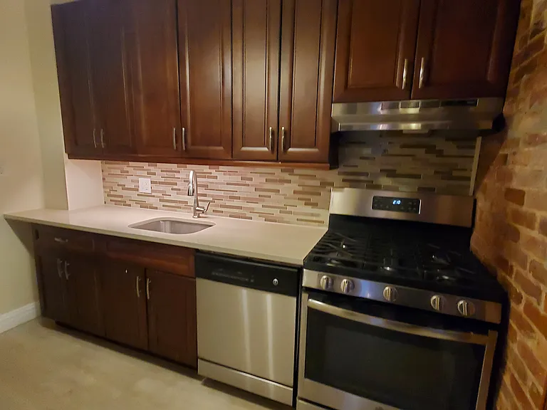 449 3rd St #3R — Photo 3