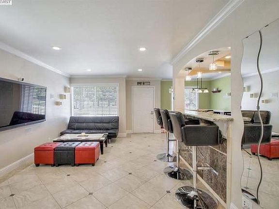 3rd image of 5127 Shalimar Cir
