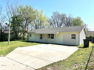 1009 N Kansas St, Springdale, AR 72764